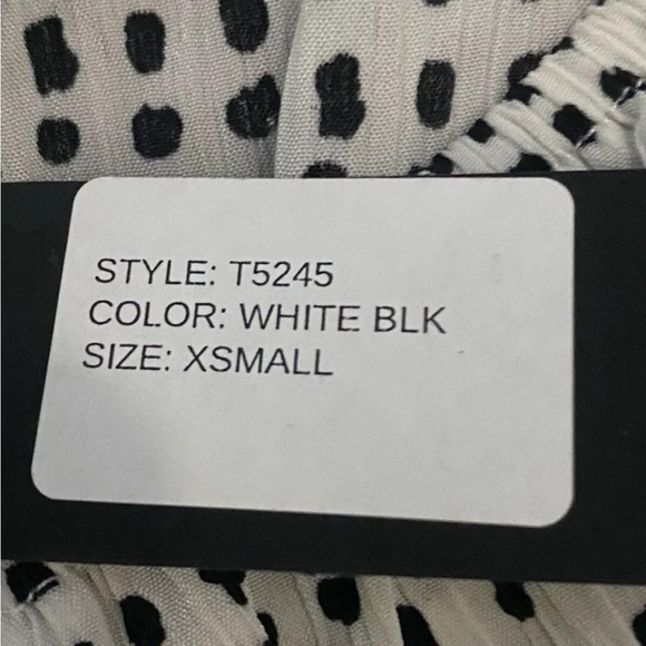 NWT Lucy Paris Off The Shoulder Top Blouse Pleated Balloon Sleeves Size XS - Picture 15 of 15